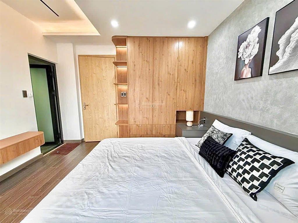 Bán nhà hoàng quốc việt, quận 7. giá 5 tỷ/62,5m2. trệt, 3 lầu kiên cố. sổ vuông vức sang tên ngay