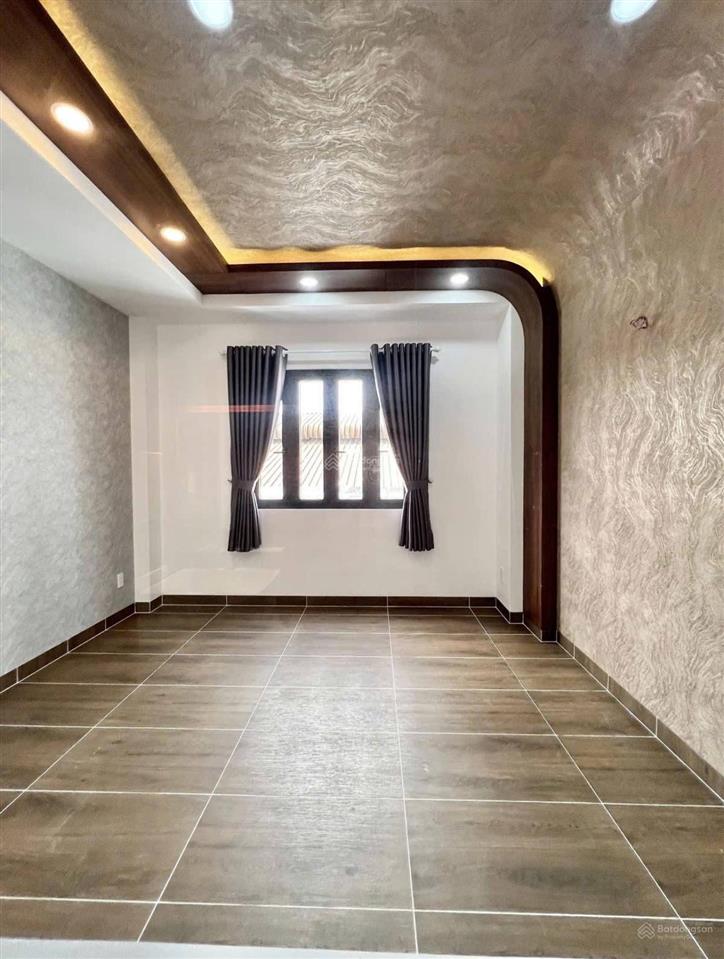 Bán gấp hxh hoàng hoa thám, tân bình. giá6tỷ430/76m2 4 tầng. đang cho thuê 39triệu/tháng. sổ sạch