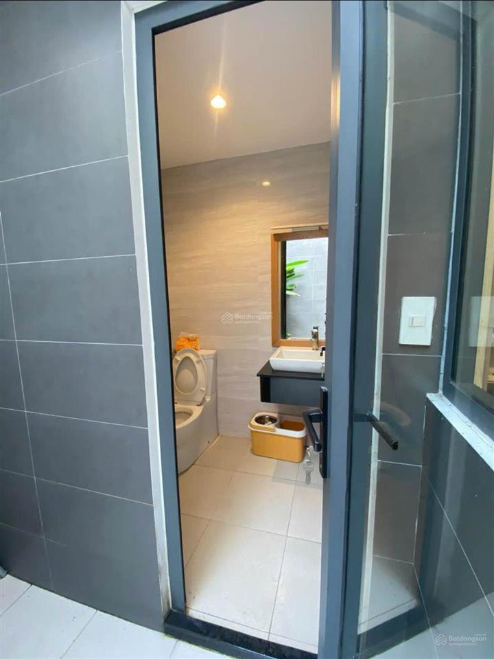 Xoay vốn bán gấp nhà thạch lam, tân phú. giá5,59tỷ/68m2. trệt,2lầu  4pn. sổ cầm tay sang tên ngay
