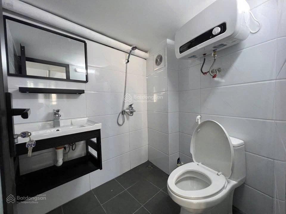 Chính chủ bán gấp nhà đường hàn hải nguyên, q11. 4,5mx15m. nhà 3 tầng. sổ sạch. hđt 19tr