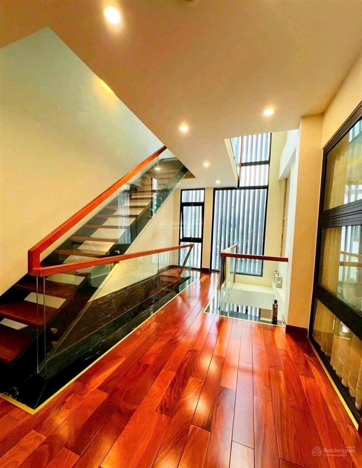 Dòng tiền sẵn 40triệu nhà lê văn miến, q2. 69m2. 1trệt, 4lầu. sổ vuông vức, hoàn công đủ
