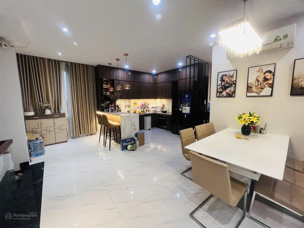 Dòng tiền sẵn 35 triệu ngay nguyễn thị minh khai, quận 3. dt 5,1x14m(71,4m2). sổ hồng riêng