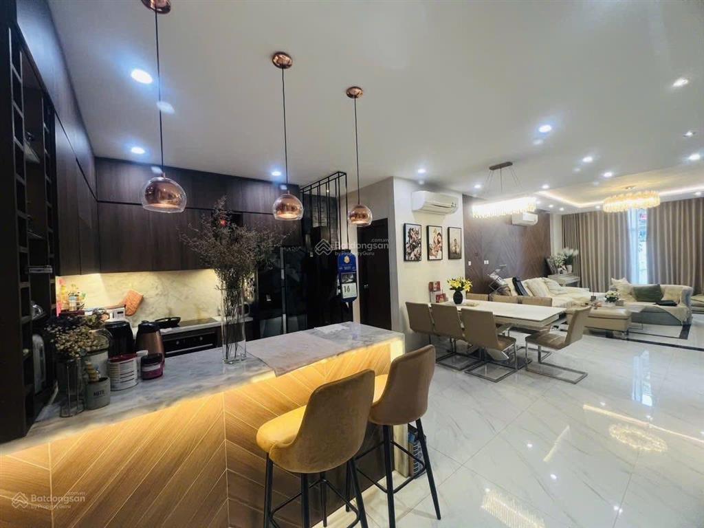 Dòng tiền sẵn 35 triệu ngay nguyễn thị minh khai, quận 3. dt 5,1x14m(71,4m2). sổ hồng riêng