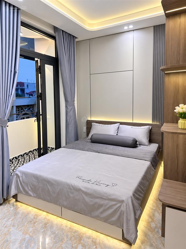 Xoay vốn kd bán nhà trương quốc dung, phú nhuận. 70m2. trệt, 3 lầu. sổ hồng. cho thuê 25tr