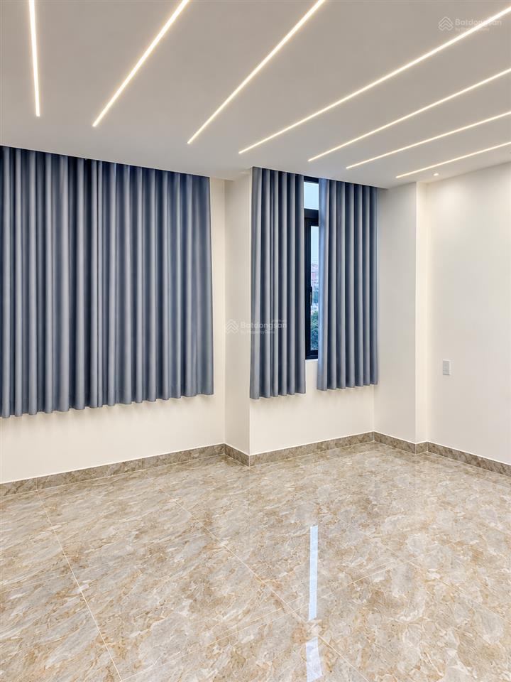 Xoay vốn kd bán nhà trương quốc dung, phú nhuận. 70m2. trệt, 3 lầu. sổ hồng. cho thuê 25tr