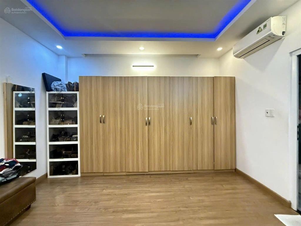 Ngộp bank bán gấp nhà tô hiến thành, quận 10. 68,9m2. 1trệt, 3lầu. sổ sạch hoàn công
