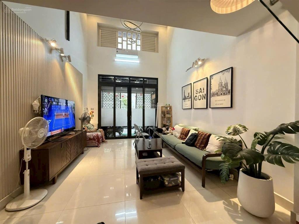 Ngộp bank bán gấp nhà tô hiến thành, quận 10. 68,9m2. 1trệt, 3lầu. sổ sạch hoàn công