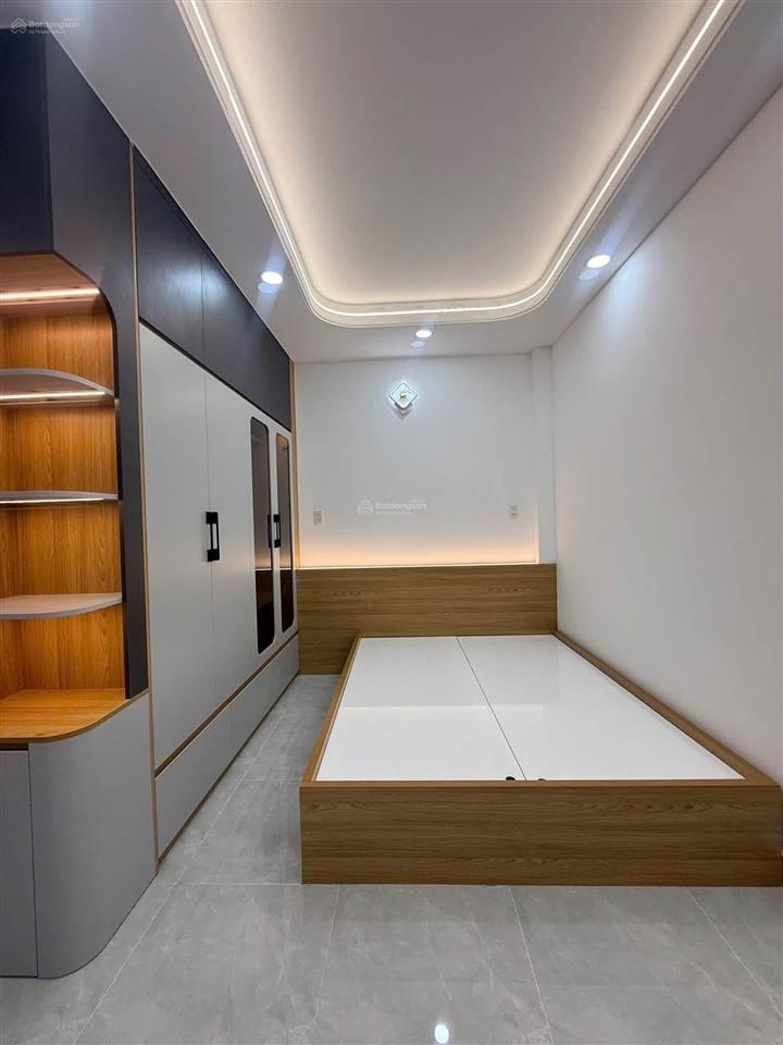 Tôi bán nhà lý thái tổ, quận 10. giá5tỷ720/ 72m2. 5lầu sân thượng. sổ hồng có sẵn. cho thuê 23tr