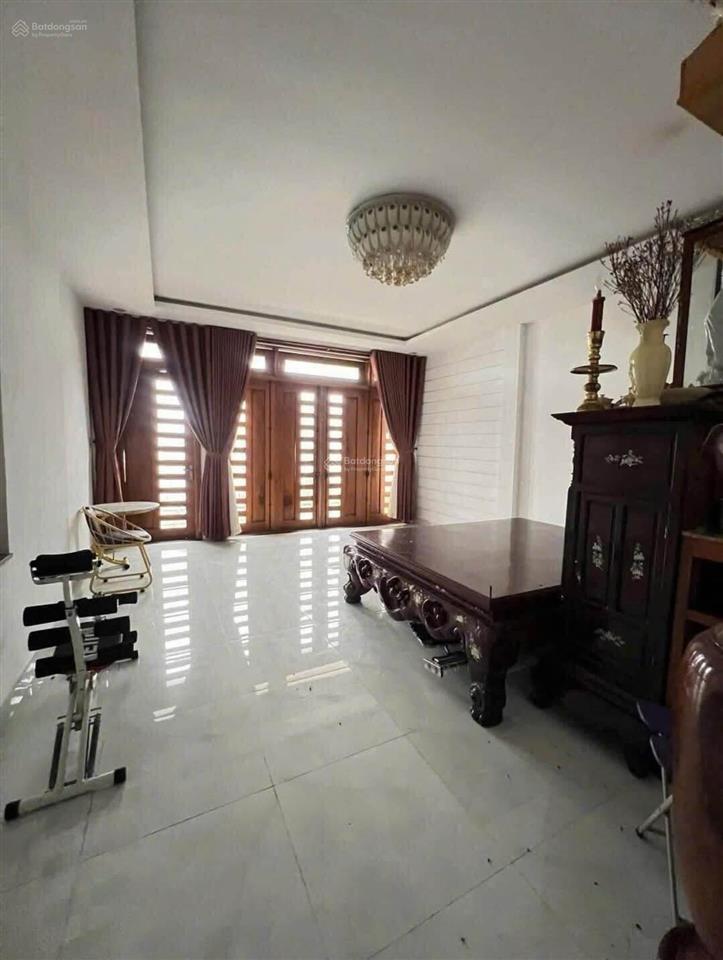 Chính chủ bán nhà nguyễn đình chiểu, q3. giá 6tỷ300/82,5m2. 4tầng. sổ cầm tay. đang cho thuê 37tr