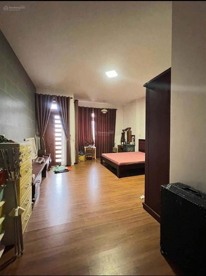 Chính chủ bán nhà nguyễn đình chiểu, q3. giá 6tỷ300/82,5m2. 4tầng. sổ cầm tay. đang cho thuê 37tr