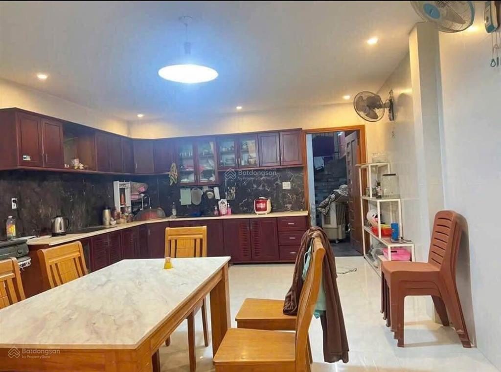 Chính chủ bán nhà nguyễn đình chiểu, q3. giá 6tỷ300/82,5m2. 4tầng. sổ cầm tay. đang cho thuê 37tr