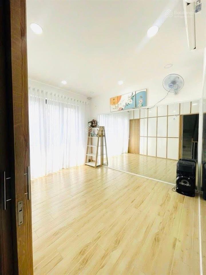 Cô loan bán nhà nguyễn thiện thuật, bình thạnh. giá5tỷ580/69m2. 5tầng.sổ hoàn công. cho thuê 25tr
