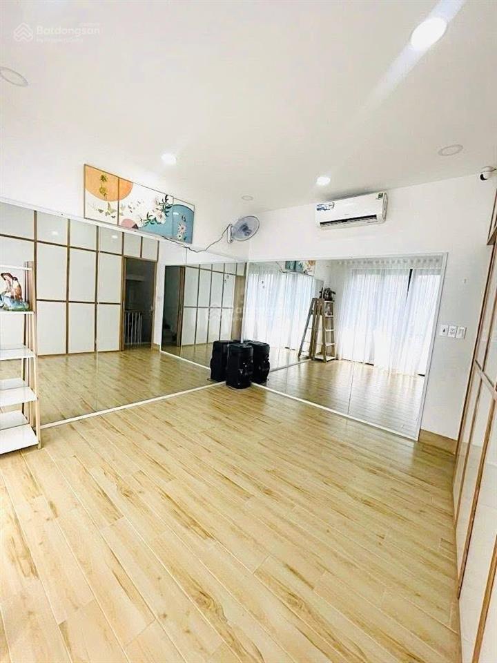 Cô loan bán nhà nguyễn thiện thuật, bình thạnh. giá5tỷ580/69m2. 5tầng.sổ hoàn công. cho thuê 25tr