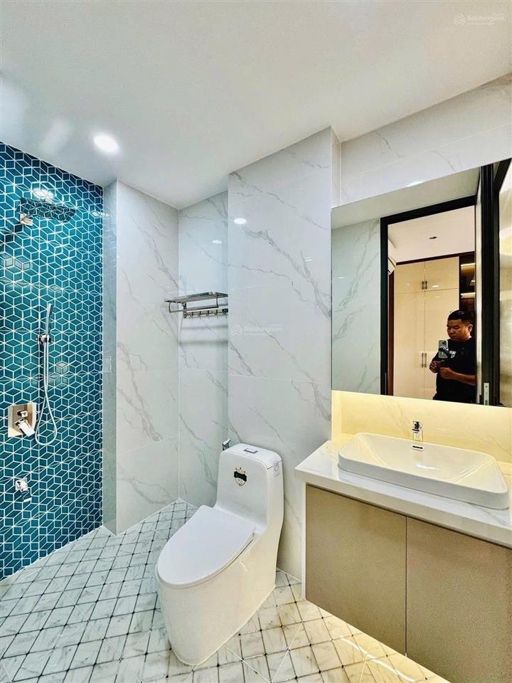 Gia chủ bán nhà hoa cúc, phú nhuận. giá5tỷ/64m2 5 tầng kiên cố. đang cho thuê 18triệu/th. sổ sạch