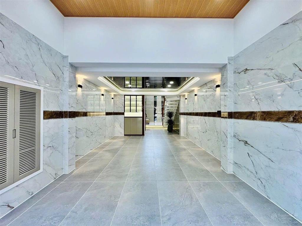Gia chủ bán nhà hoa cúc, phú nhuận. giá5tỷ/64m2 5 tầng kiên cố. đang cho thuê 18triệu/th. sổ sạch