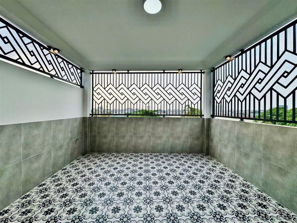 Gia chủ bán nhà hoa cúc, phú nhuận. giá5tỷ/64m2 5 tầng kiên cố. đang cho thuê 18triệu/th. sổ sạch