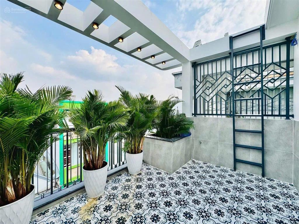 Gia chủ bán nhà hoa cúc, phú nhuận. giá5tỷ/64m2 5 tầng kiên cố. đang cho thuê 18triệu/th. sổ sạch