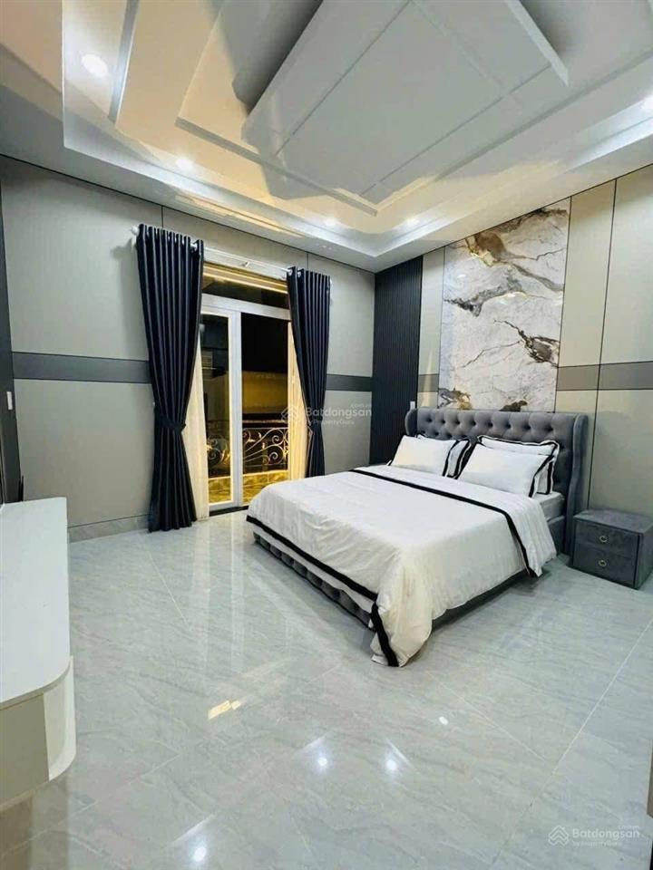 Ngay trường đh luật đường số 5, thủ đức. giá5,16tỷ/71,5m2.trệt,3lầu. sổ hồng chính chủ hoàn công