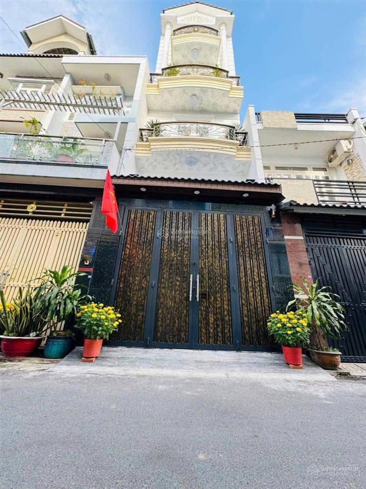 Ngay trường đh luật đường số 5, thủ đức. giá5,16tỷ/71,5m2.trệt,3lầu. sổ hồng chính chủ hoàn công