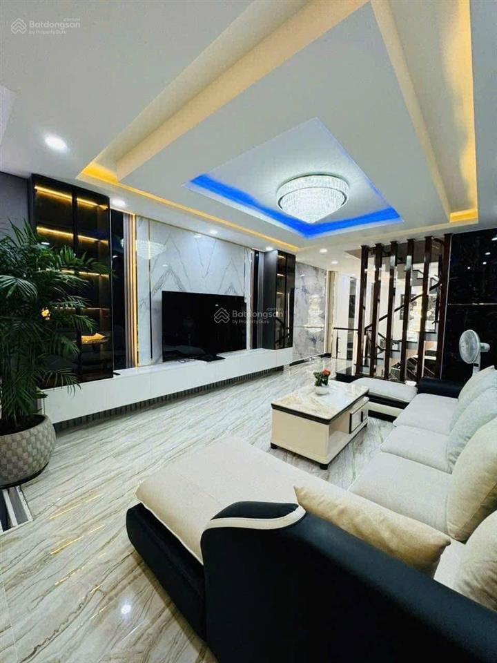 Ngay trường đh luật đường số 5, thủ đức. giá5,16tỷ/71,5m2.trệt,3lầu. sổ hồng chính chủ hoàn công