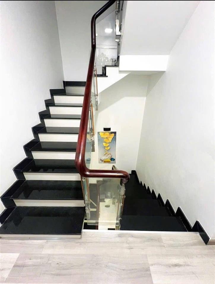 Cắt lỗ bán nhanh nhà phú mỹ, bình thạnh. giá5,18tỷ/63m2. 4lầu. sổ cầm tay. đang cho thuê 25triệu