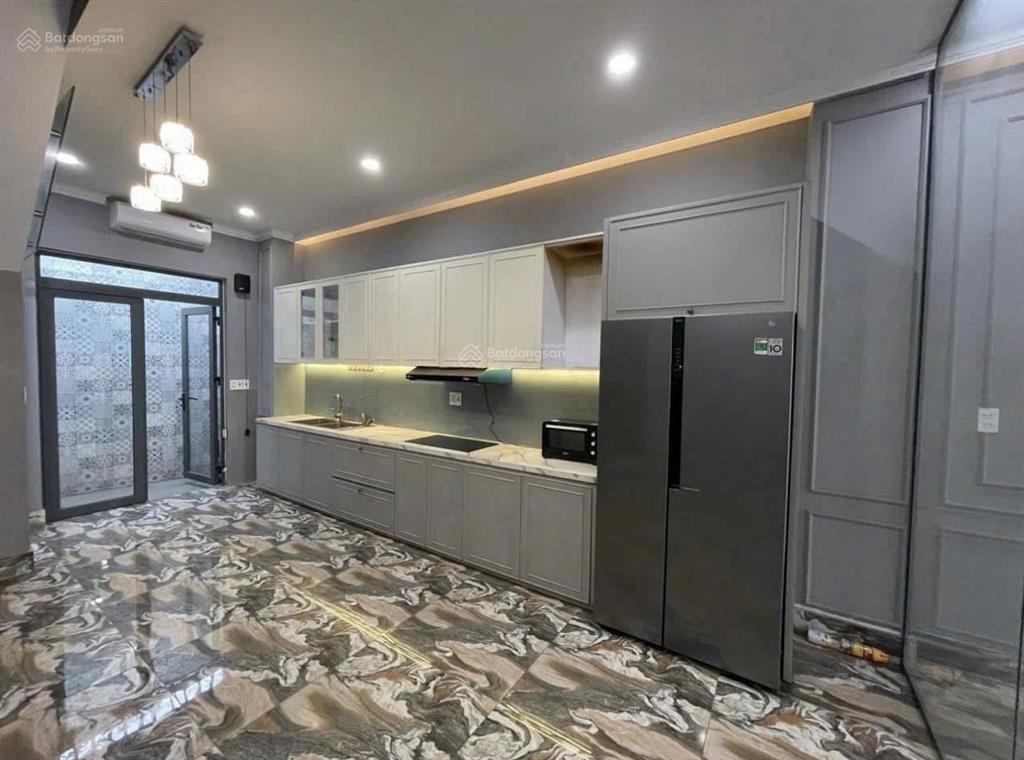 Bán nhanh trong tháng ngay ký hoà, quận 5. giá6,38tỷ/67m2(5x13,4m). nhà 1 trệt 3 lầu. sổ vuông vức