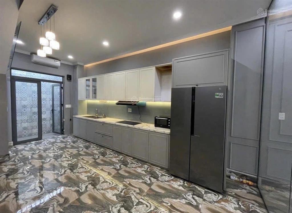 Bán nhanh trong tháng ngay ký hoà, quận 5. giá6,38tỷ/67m2(5x13,4m). nhà 1 trệt 3 lầu. sổ vuông vức