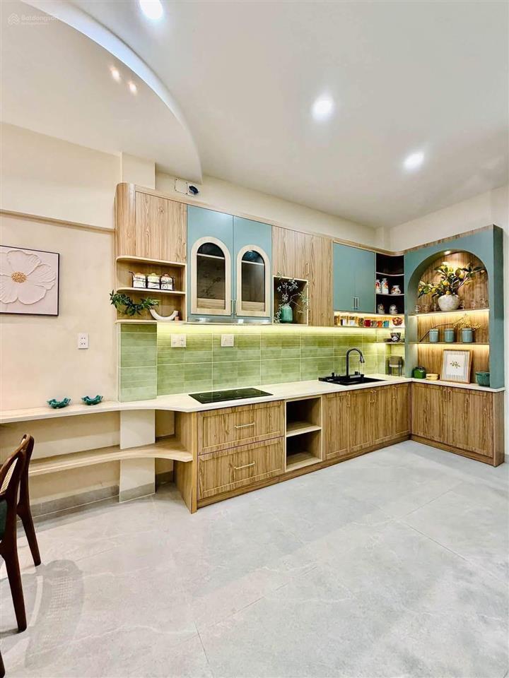Cô hoa ký gửi bán gấp nhà trần thiện chánh, quận 10. 76m2. 4tầng kiên cố. sổ hồng riêng