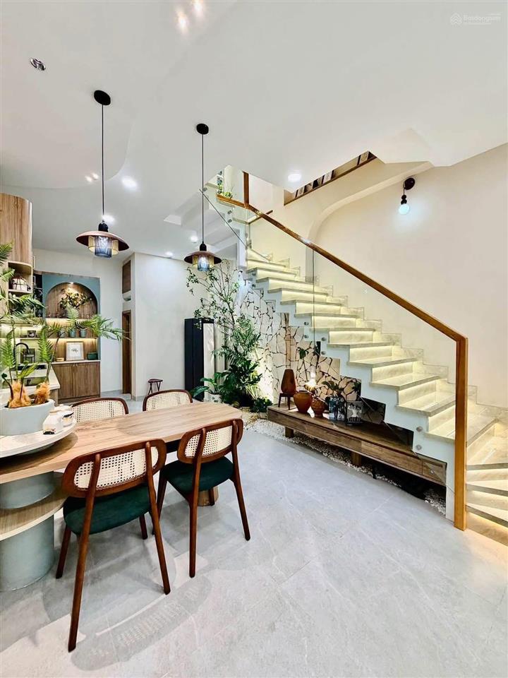Cô hoa ký gửi bán gấp nhà trần thiện chánh, quận 10. 76m2. 4tầng kiên cố. sổ hồng riêng