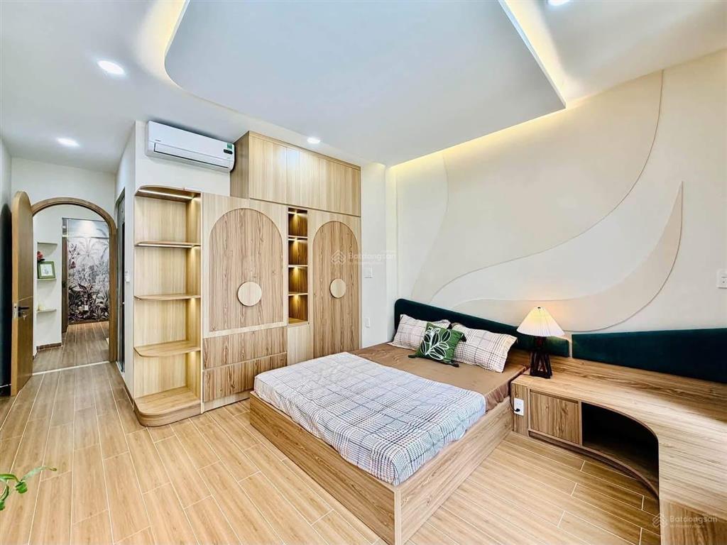 Cô hoa ký gửi bán gấp nhà trần thiện chánh, quận 10. 76m2. 4tầng kiên cố. sổ hồng riêng