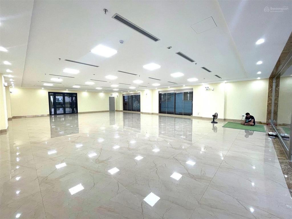 Bán tòa nhà văn phòng 10 tầng lô góc mặt phố hoàng ngân trung hòa, vị trí vàng cho thuê