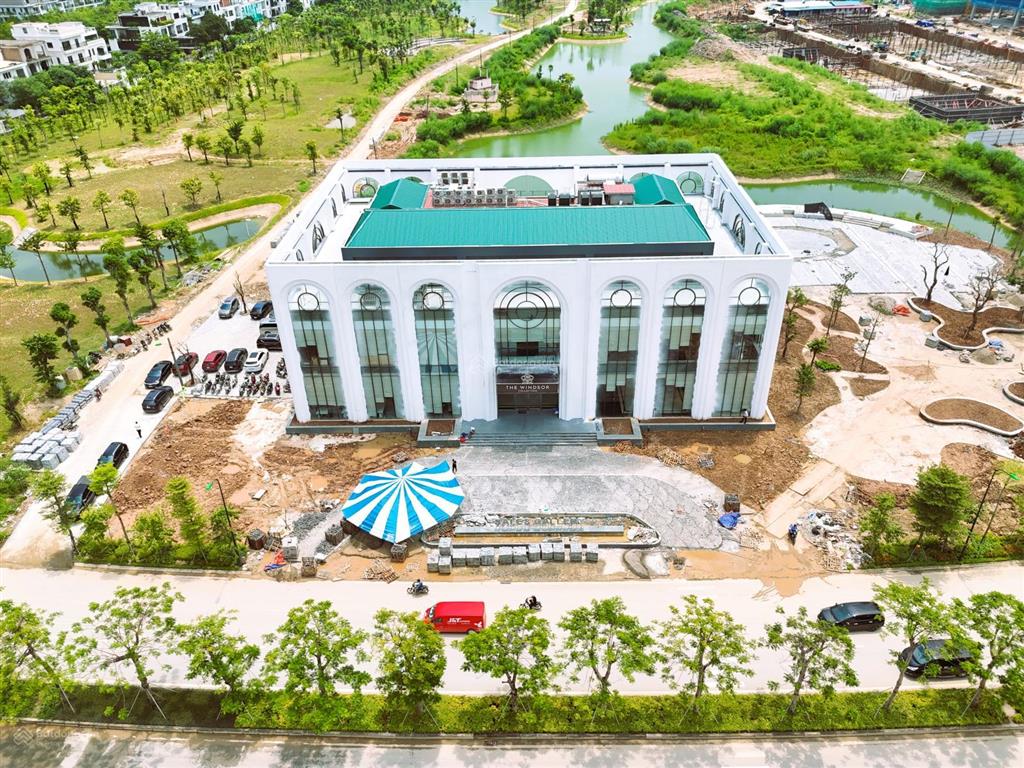 Bán dinh thự 300m windsor collection giữa lòng hồ và công viên ciputra tây hồ giá hợp lý