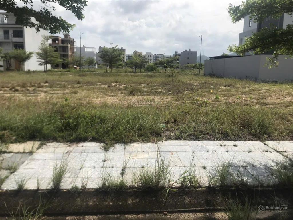 Ngân hàng sacombank thanh lý 1 nền đất (ngang 16m  dài 25m) ở khu dân cư võ trần chí. giá 1,4 tỷ.