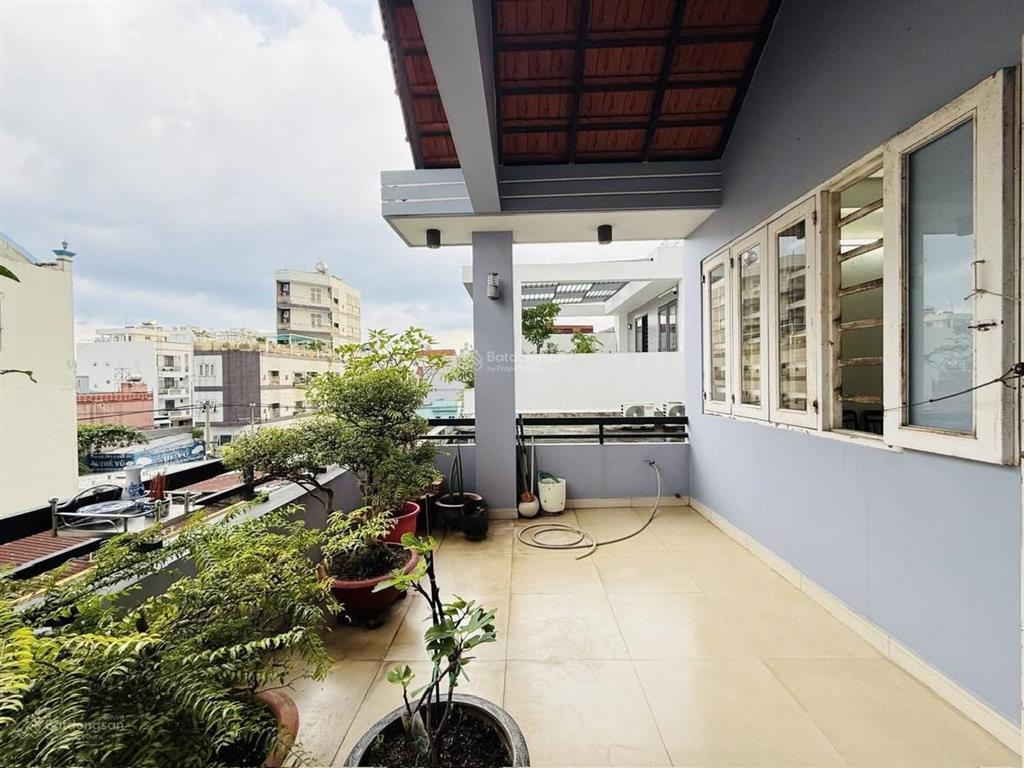 Chính chủ bán nhà 2 lầu (4,5m  24m) giá 950 triệu. đường lý chiêu hoàng, gần chợ an dương vương.