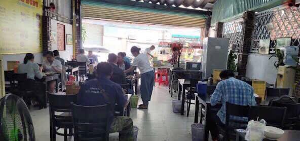 Bán nhà 1 trệt (ngang 10m  dài 22,8m). giá 1,8 tỷ. đang cho thuê 30 tr/tháng. ngay khu công nghiệp