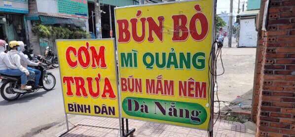 Bán nhà 1 trệt (ngang 10m  dài 22,8m). giá 1,8 tỷ. đang cho thuê 30 tr/tháng. ngay khu công nghiệp