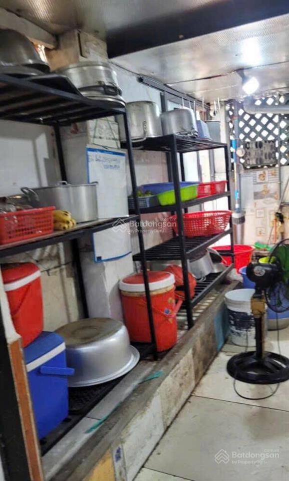 Bán nhà 1 trệt (ngang 10m  dài 22,8m). giá 1,8 tỷ. đang cho thuê 30 tr/tháng. ngay khu công nghiệp