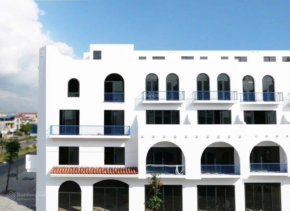 Bán shophouse midtown one uông bí, quảng ninh. 3 năm không lãi suất, tặng thang máy trị giá 400tr