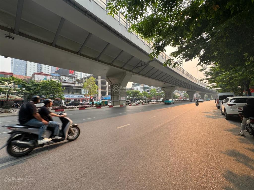 Độc nhất nhà mặt phố minh khai, 3 tầng lô góc, 8m mặt tiền, có sẵn khung nhà 3 tầng chỉ hơn 7 tỷ