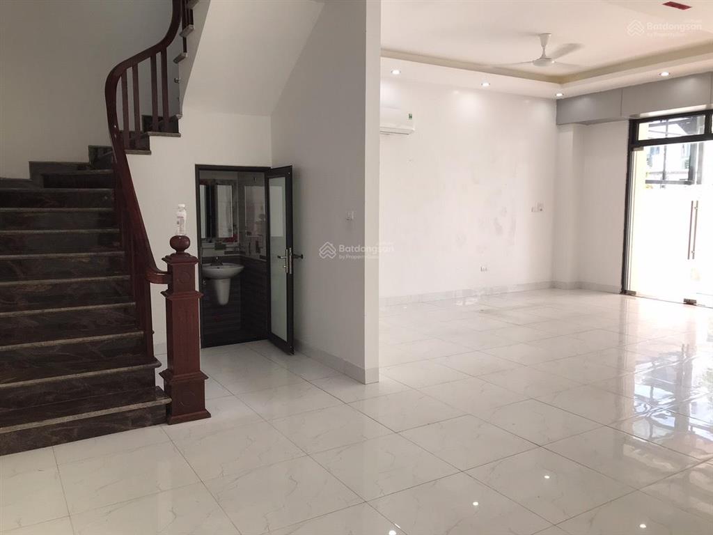 Bán nhanh liền kề trục đường hải âu 02, đã hoàn thiện cho thuê dòng tiền 25/tháng  vhocp1gia lâm.