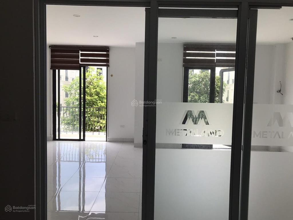 Bán nhanh liền kề trục đường hải âu 02, đã hoàn thiện cho thuê dòng tiền 25/tháng  vhocp1gia lâm.