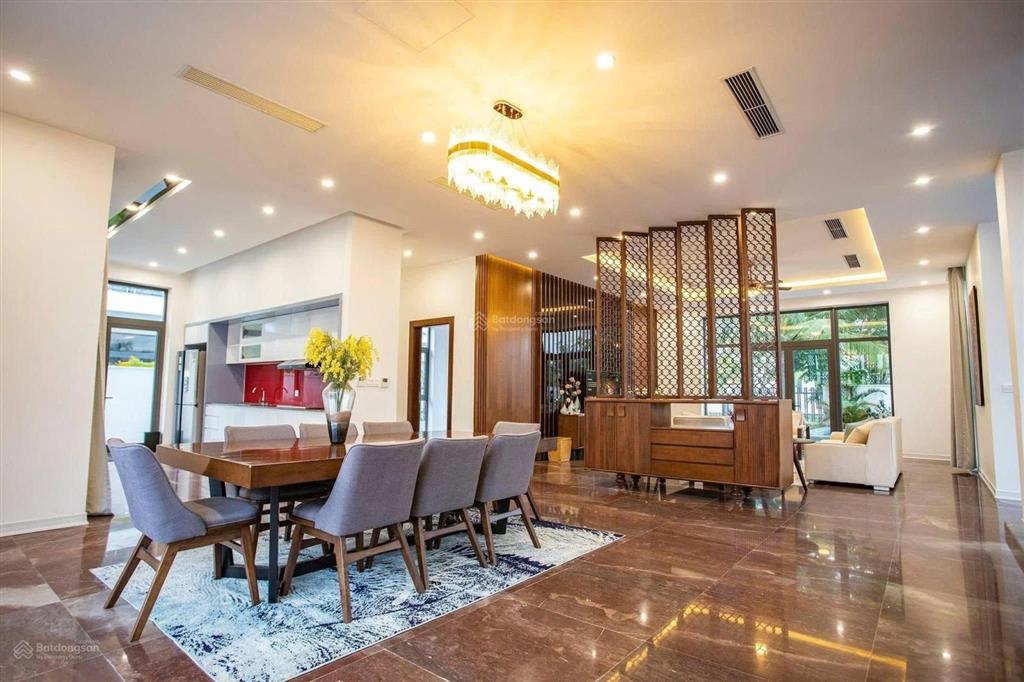 Chính chủ bán biệt thự khu d geleximco lê trọng tấn 180m, mặt tiền 8m, view công viên, giá 32 tỷ