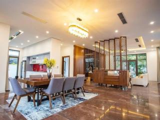 Chính chủ bán biệt thự khu d geleximco lê trọng tấn 180m, mặt tiền 8m, view công viên, giá 32 tỷ