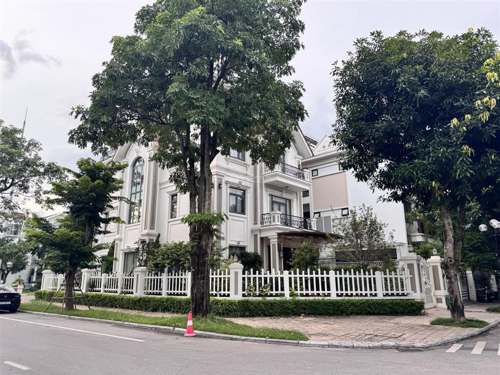 Chính chủ bán biệt thự c37 bộ công an  tố hữu  diện tích 300m  lô góc  4 tầng  chỉ 85 tỷ có tl