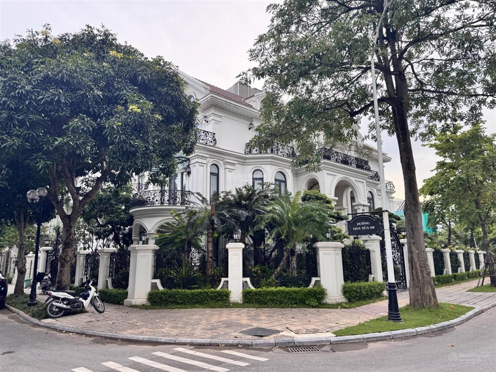 Chính chủ bán biệt thự c37 bộ công an  tố hữu  diện tích 300m  lô góc  4 tầng  chỉ 85 tỷ có tl