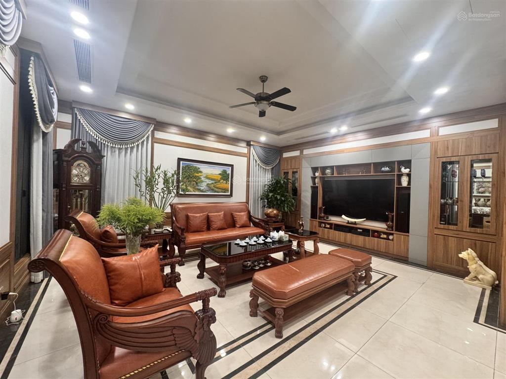 Bán gấp biệt thự hapulico lê văn thiêm  dt 120m²  thang máy  mặt tiền 14m  giá 45 tỷ có tl