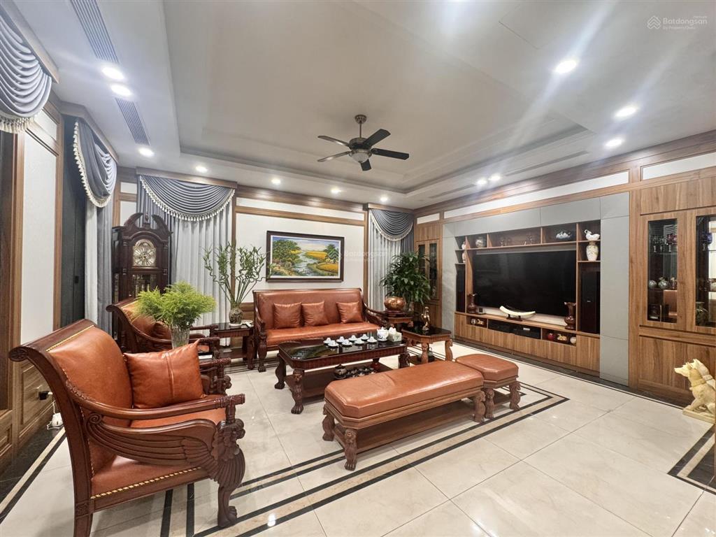 Bán gấp biệt thự hapulico lê văn thiêm  dt 120m²  thang máy  mặt tiền 14m  giá 45 tỷ có tl