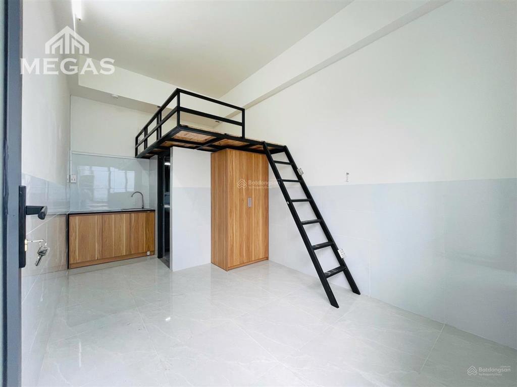 Cho phòng mới xây bancol đầy đủ nội thất diện tích 30m2 gác cao 1m7 gần dh y dược, dh mở và quận 5