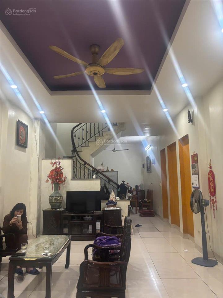 Chính chủ cần bán nhà 4 tầng khu giáo viên tái định cư ngọc thuỵ, quận long