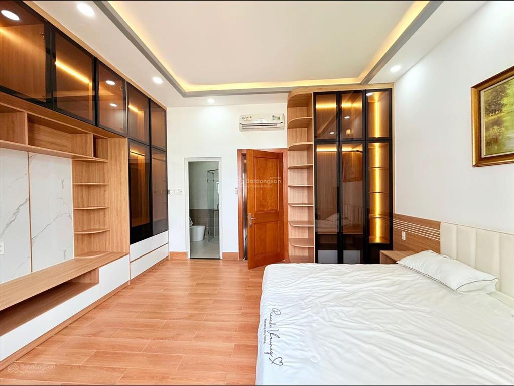 Bán nhà mt 5m ngay trần kế xương, phú nhuận  chỉ 6 tỷ 350/ 90m2  2 lầu, 4pn  dòng tiền 30 triệu